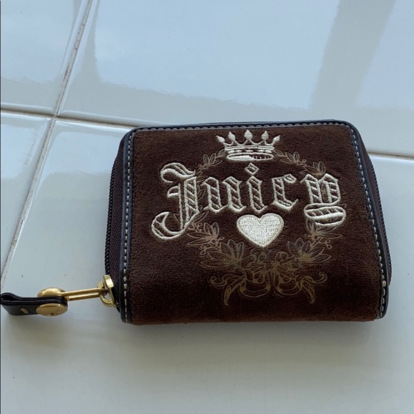 Juicy Couture Brown Velour Zip Wallet - Picture 1 of 8